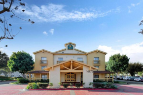 La Quinta Inn & Suites by Wyndham Irvine Spectrum